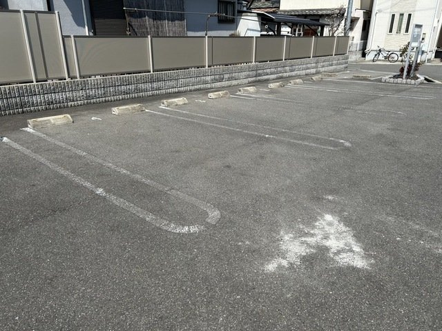 【駐車場】 | エクレール・牧野 | 車をお持ちの方に嬉しい駐車場付きの物件です