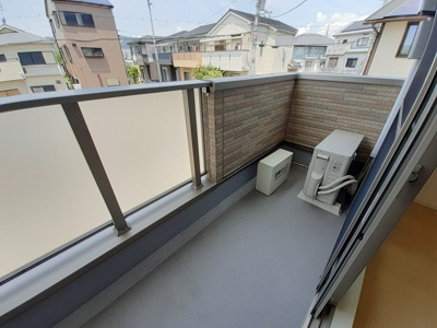 【バルコニー】 | モア　コンフォート | 外からの目が気にならないバルコニーで洗濯物が干せます