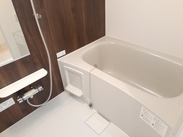 【浴室】 | モア　コンフォート | お風呂で日々の疲れを落としましょう