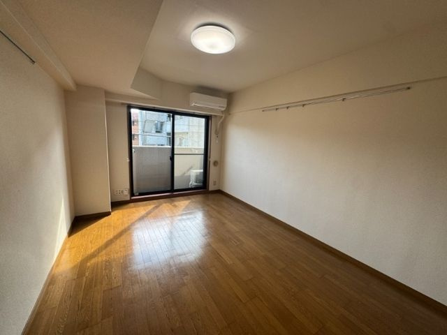 グランピーノ妙典(D-013)の居間・リビング