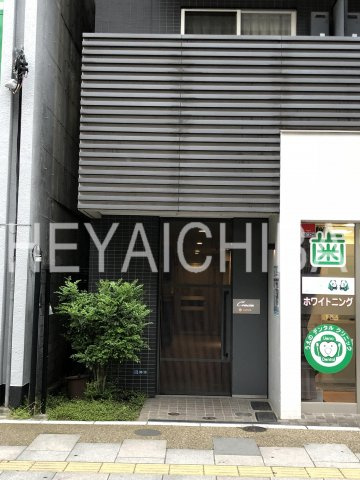 クレイシア上野のエントランス
