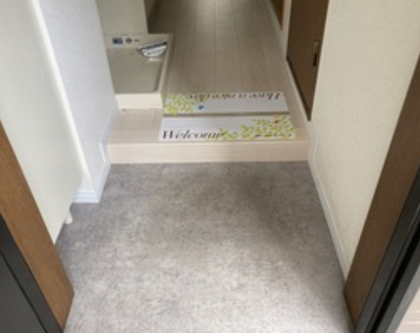 甲良町ハウスの玄関