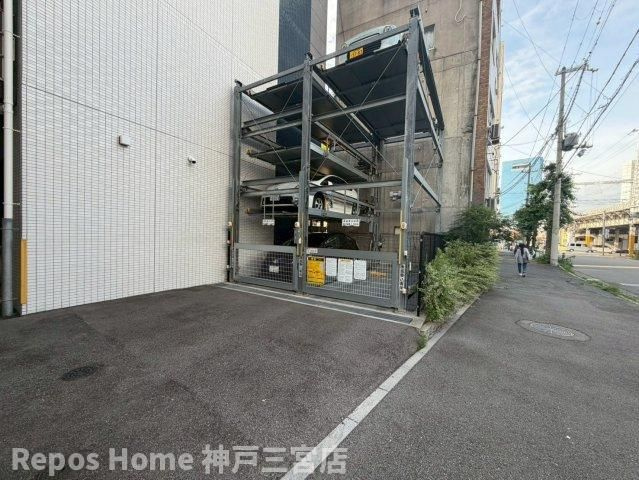 プレサンス神戸キュリオの駐車場