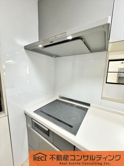 神戸市灘区新在家南町2丁目　中古戸建の前面道路含む現地写真