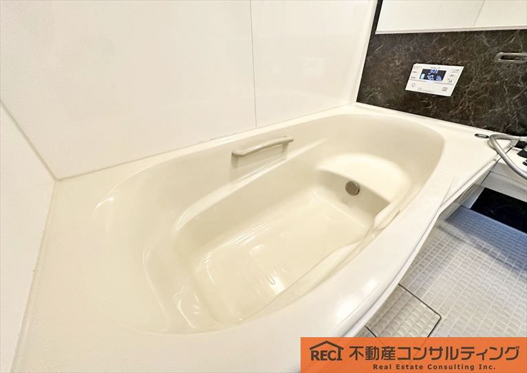 神戸市灘区新在家南町2丁目　中古戸建の前面道路含む現地写真