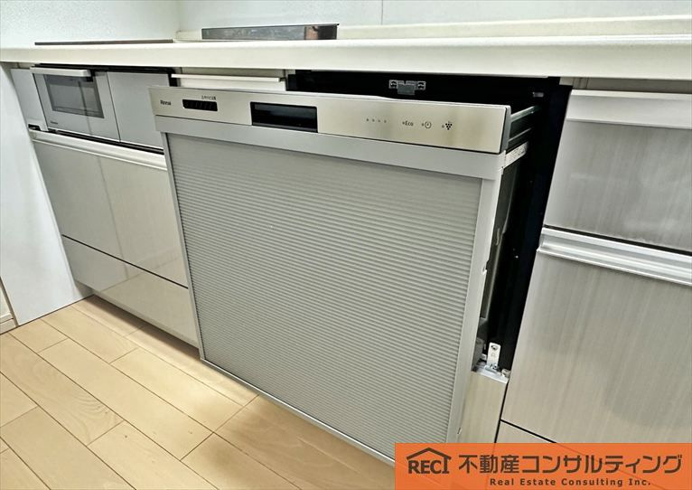 神戸市灘区新在家南町2丁目　中古戸建の前面道路含む現地写真