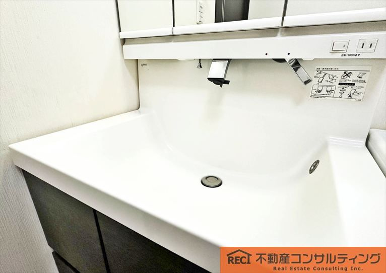 神戸市灘区新在家南町2丁目　中古戸建の駐車場