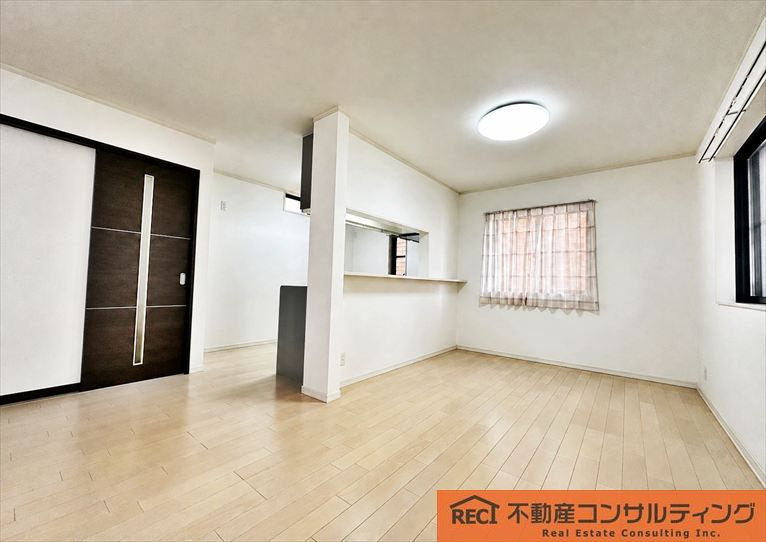 神戸市灘区新在家南町2丁目　中古戸建の前面道路含む現地写真