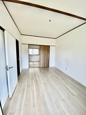 若竹町１丁目テラスハウスの洋室|洋室～和室