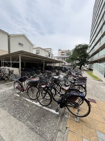すみれ橋第二コーポ三号棟の駐車場