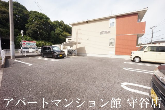 アリエーテの駐車場