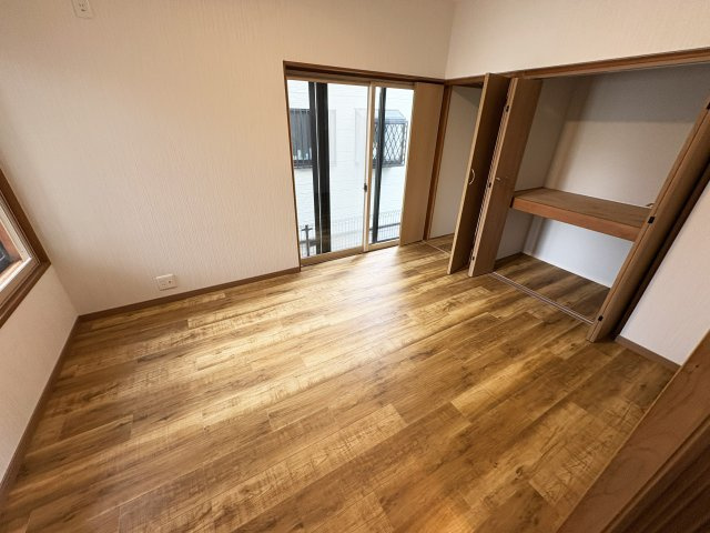 越谷市七左町中古戸建◆北東角地◆リフォーム済みの洋室