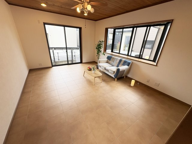 越谷市七左町中古戸建◆角地◆リフォーム物件の居間・リビング