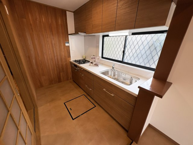 越谷市七左町中古戸建◆北東角地◆リフォーム済みのキッチン
