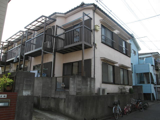秋マンションの外観