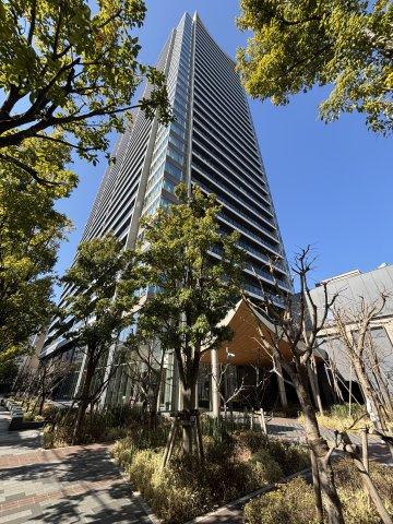 2020年10月築の地上32階建て、総戸数503戸のタワーマンション　