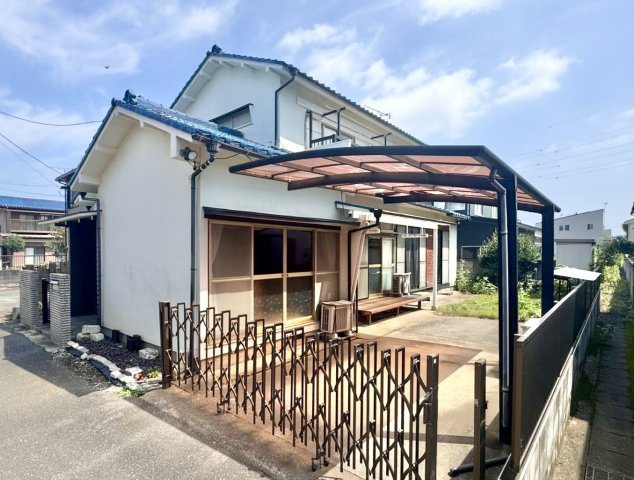 【中古戸建】太田市新道町の外観|■外観｜室内の隅まで陽射しが差し込みやすい全居室南向き♪日当たり良好で快適な住まい♪
