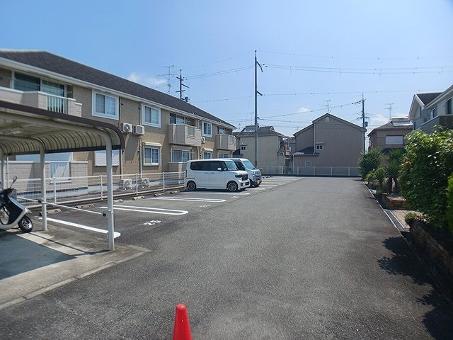 サニーセレノＣの駐車場