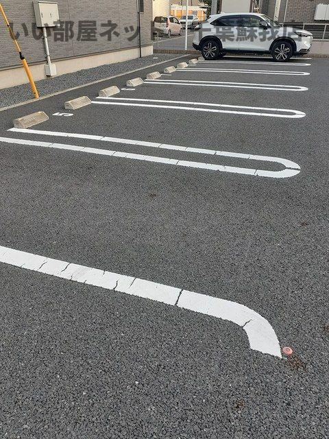 イーストフラワー更級Ⅰの駐車場|駐車スペースもあります