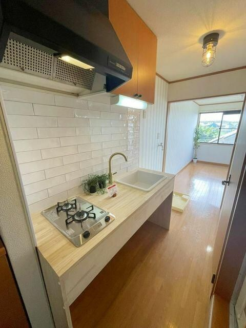 川崎市多摩区栗谷４丁目のアパートのキッチン