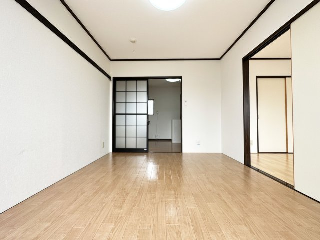 長崎ハイツの洋室