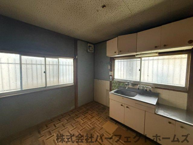 倉治7丁目戸建の居間・リビング