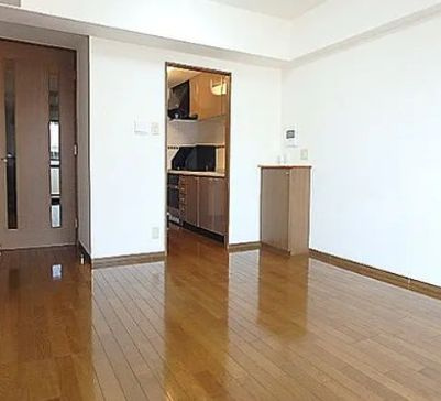 グランフラッツ北千住の居間・リビング|こちらのリビングで趣味の時間をお楽しみください