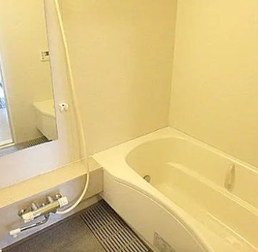 グランフラッツ北千住の浴室|コンパクトで使いやすいお風呂です
