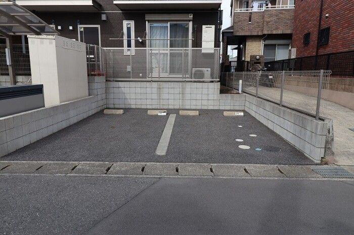 クオシスの駐車場