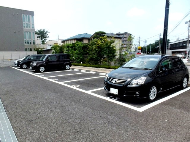 エクセルコート調布の駐車場