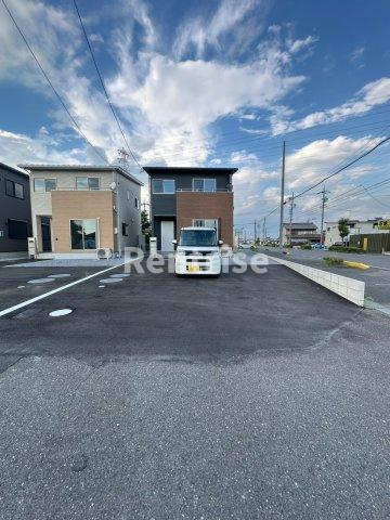 大赤見賃貸住宅D棟の駐車場