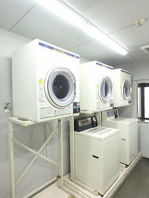 4Ｆにあるコインランドリー