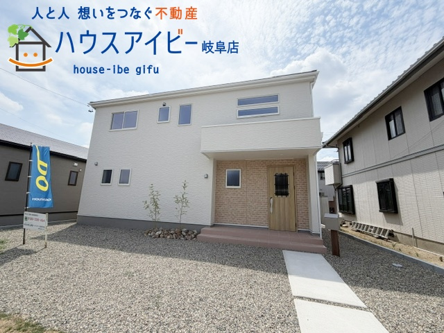 各務原市上中屋町新築建売限定1邸！敷地面積ゆとりの87坪！お車並列5台可能！ゆとりのお庭もあります♪の画像