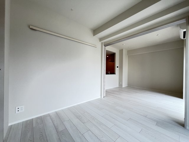 ルフォンプログレ新町の洋室