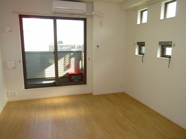 芦屋市東芦屋町のアパートの居間・リビング