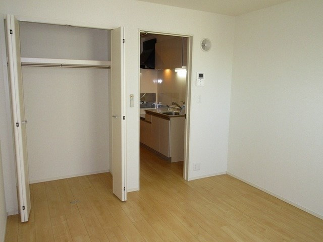 芦屋市東芦屋町のアパートの寝室