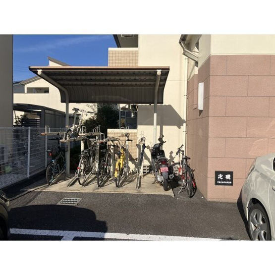 【その他共用部分】 | ワンルーム草津西矢倉 | 駐輪場を備えています
