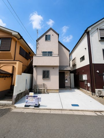 葛飾区奥戸9丁目オール電化売戸建の外観|陽当たりと開放感に恵まれた立地。爽やかな街並みに映える美しい外観です。
