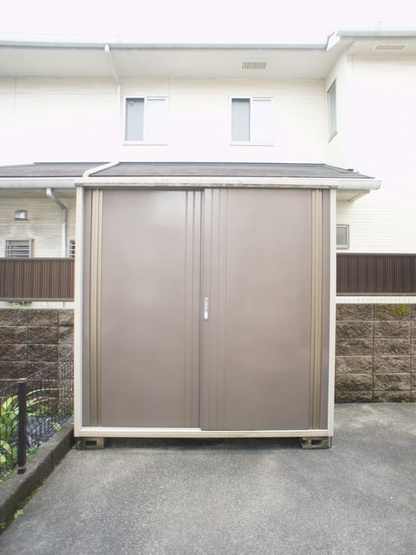 【その他】 | 三幸町中古住宅1580 | 外物置があります。