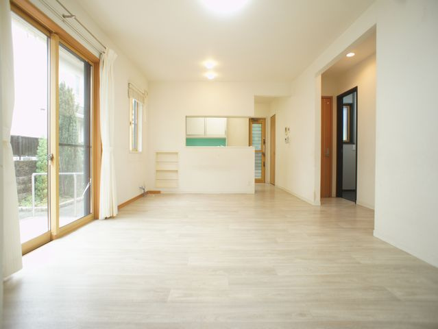 【居間・リビング】 | 三幸町中古住宅1580 | 家族が集まるLDKは22帖