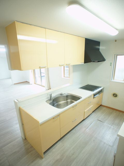 【キッチン】 | 三幸町中古住宅1580 | システムキッチン付きです(^^♪