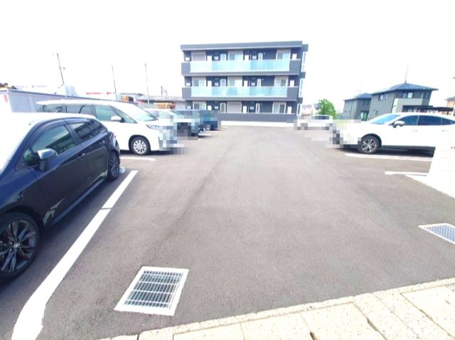 トリシア西岐阜の駐車場