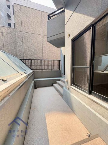東峰マンション第二西公園の中庭|３部屋から出入り可能なテラス付き住戸