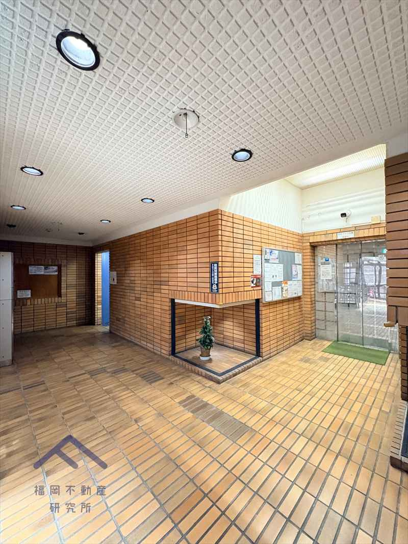 東峰マンション第二西公園のエントランス