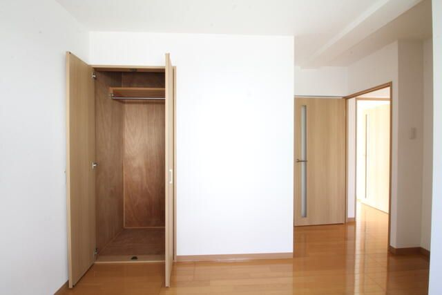 厚木市寿町２丁目のテラスの収納