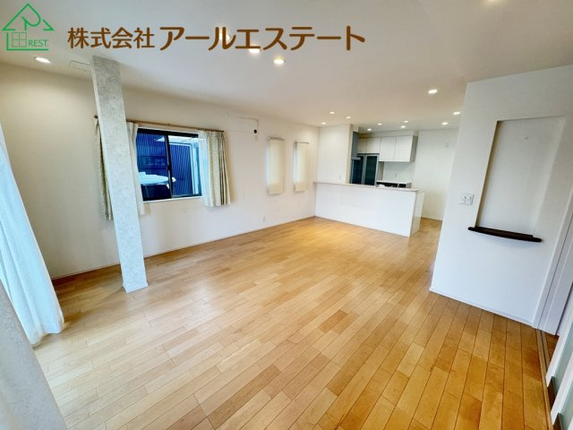 姫路市白浜町　　山陽電鉄「白浜の宮駅」徒歩11分の居間・リビング