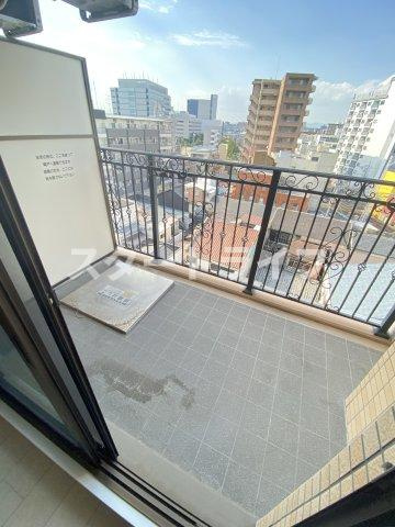 大阪市淀川区十三本町２丁目の賃貸マンションのバルコニー