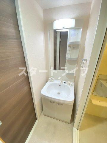 大阪市淀川区十三本町２丁目の賃貸マンションの洗面所