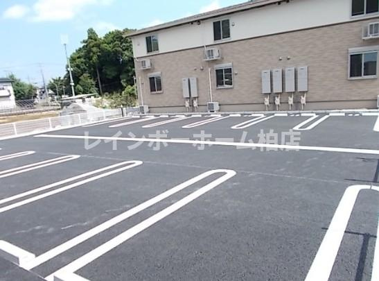 【仲介手数料：50％OFF】対象物件！の駐車場|駐車場があるので、車を買う予定の方も安心です