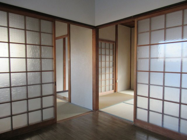 高町平屋の和室